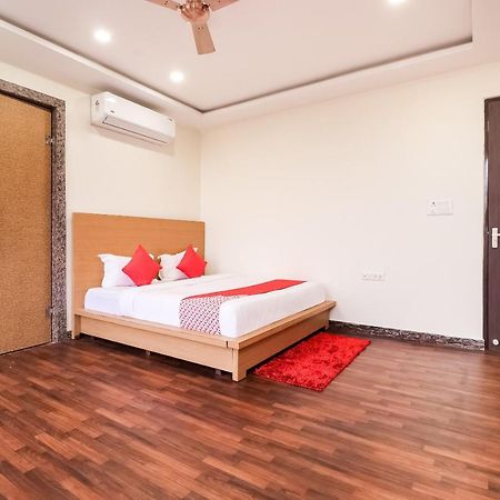 Hotel Oyo 61050 S S K Continental Juhi Bari Exteriér fotografie