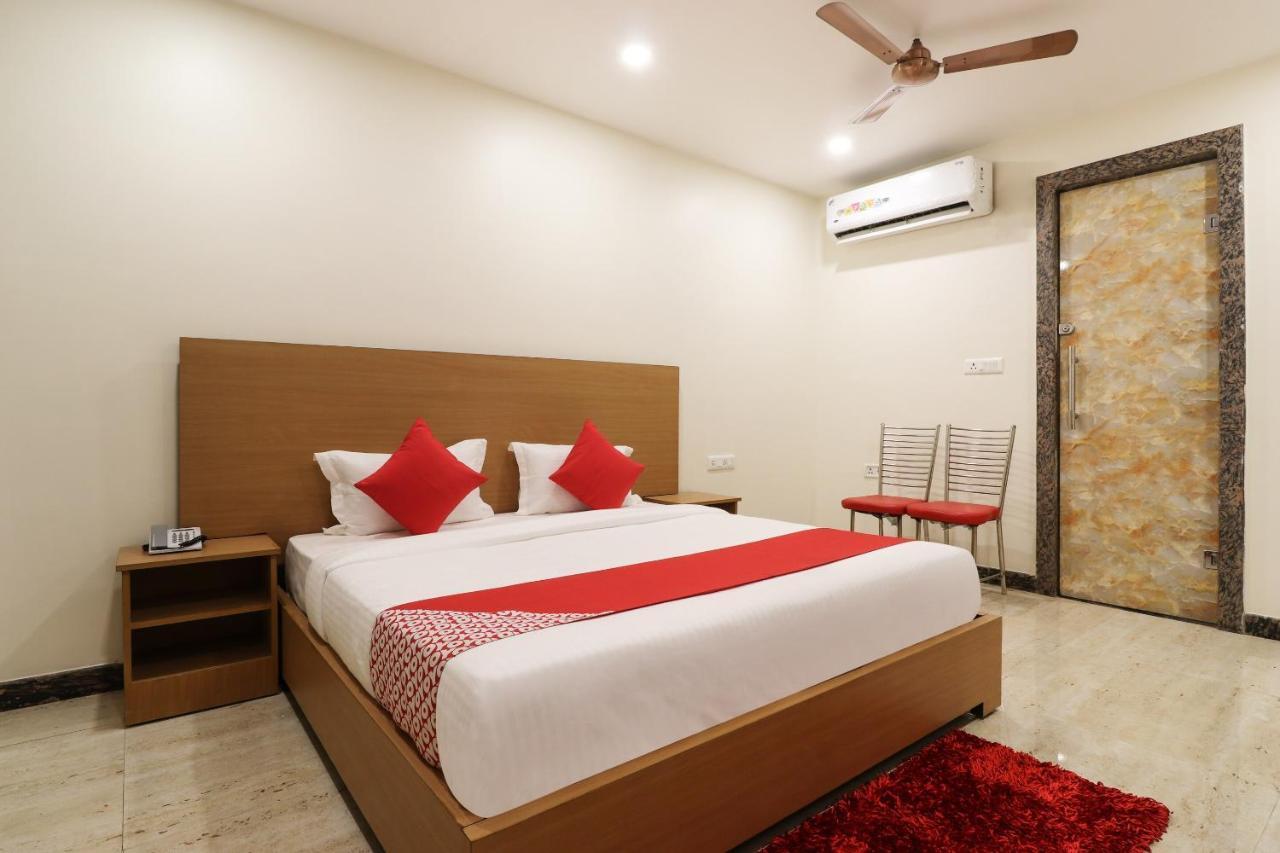 Hotel Oyo 61050 S S K Continental Juhi Bari Exteriér fotografie