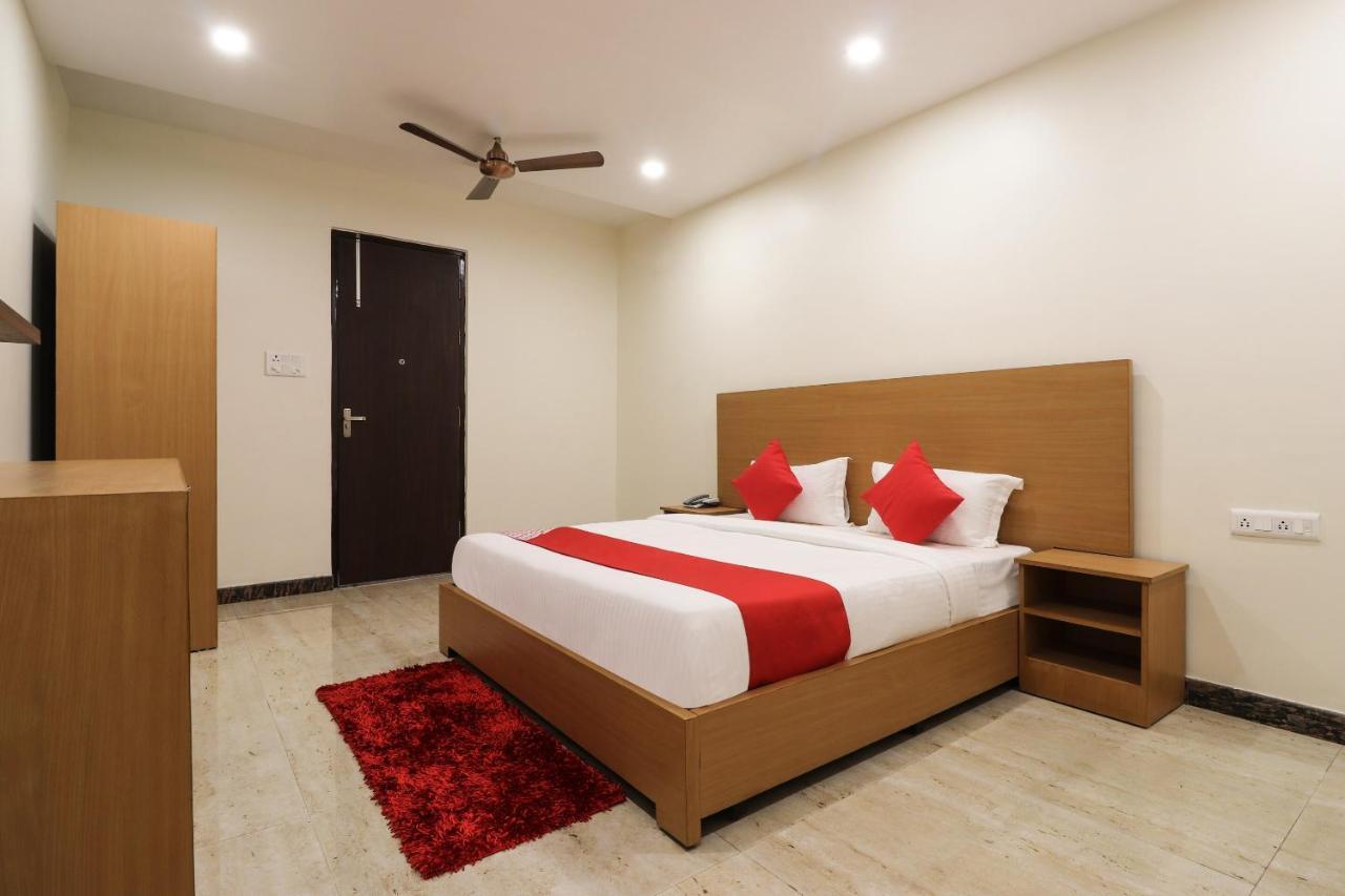 Hotel Oyo 61050 S S K Continental Juhi Bari Exteriér fotografie