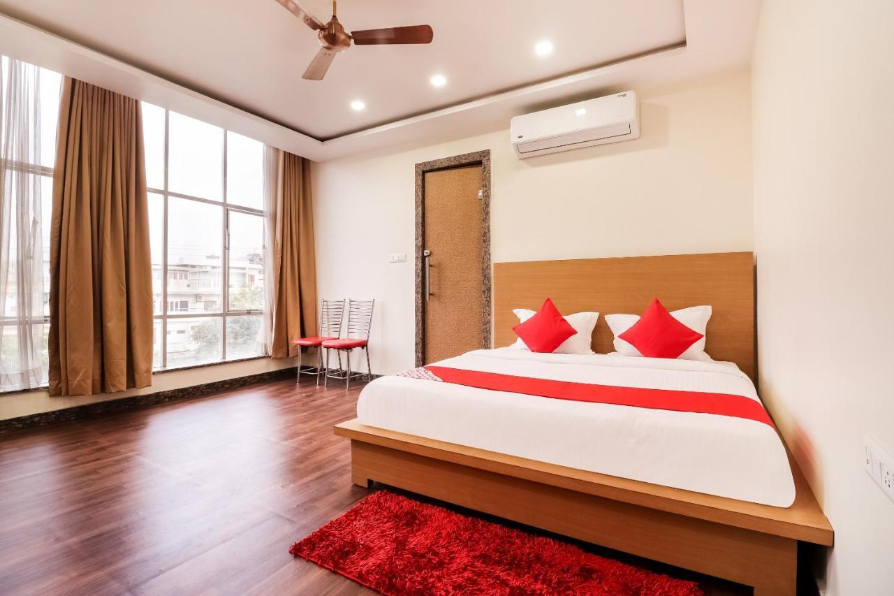 Hotel Oyo 61050 S S K Continental Juhi Bari Exteriér fotografie
