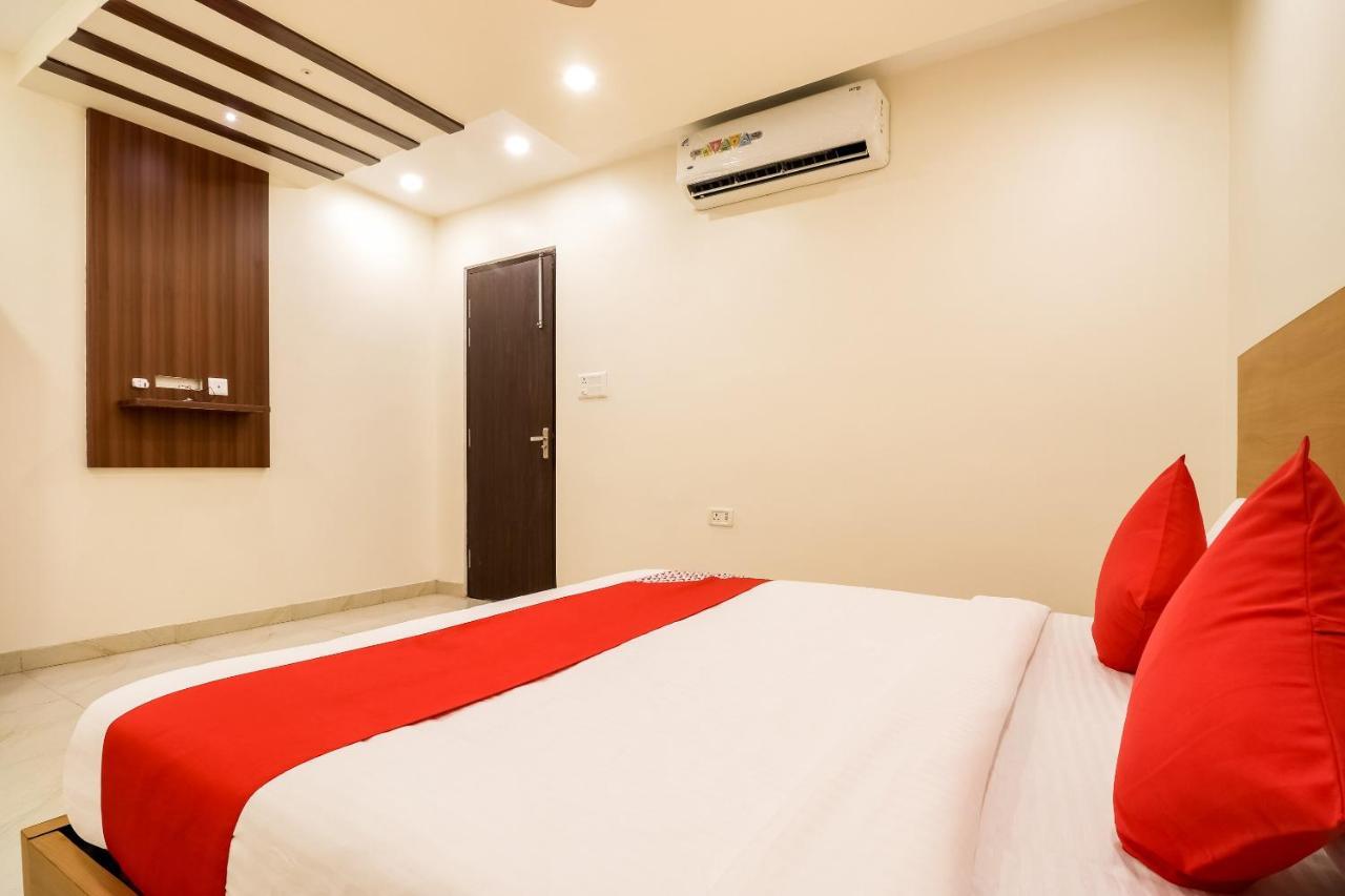 Hotel Oyo 61050 S S K Continental Juhi Bari Exteriér fotografie