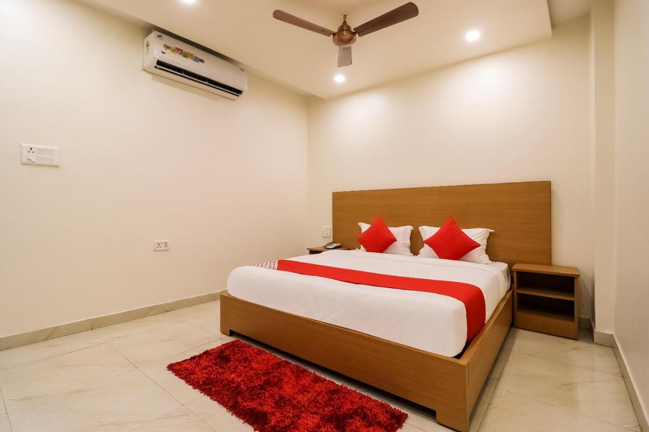 Hotel Oyo 61050 S S K Continental Juhi Bari Exteriér fotografie